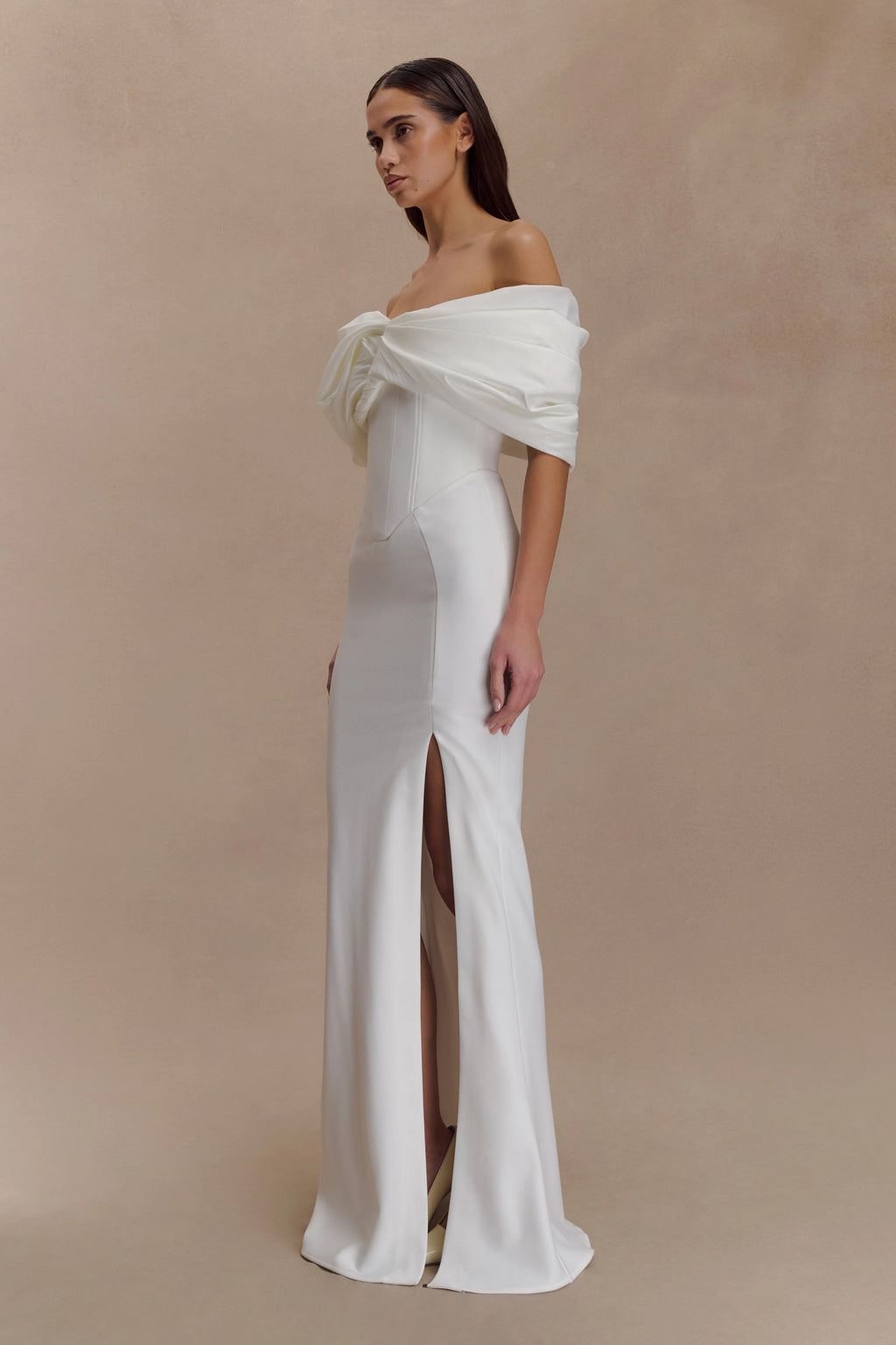ER Aphrodite Off Shoulder Crepe Gown - Ivory