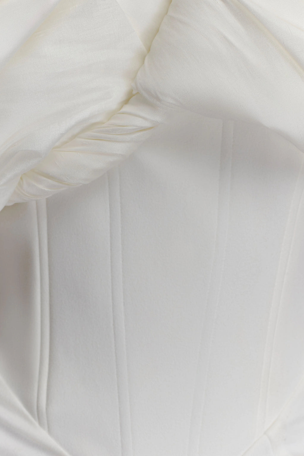 ER Aphrodite Off Shoulder Crepe Gown - Ivory