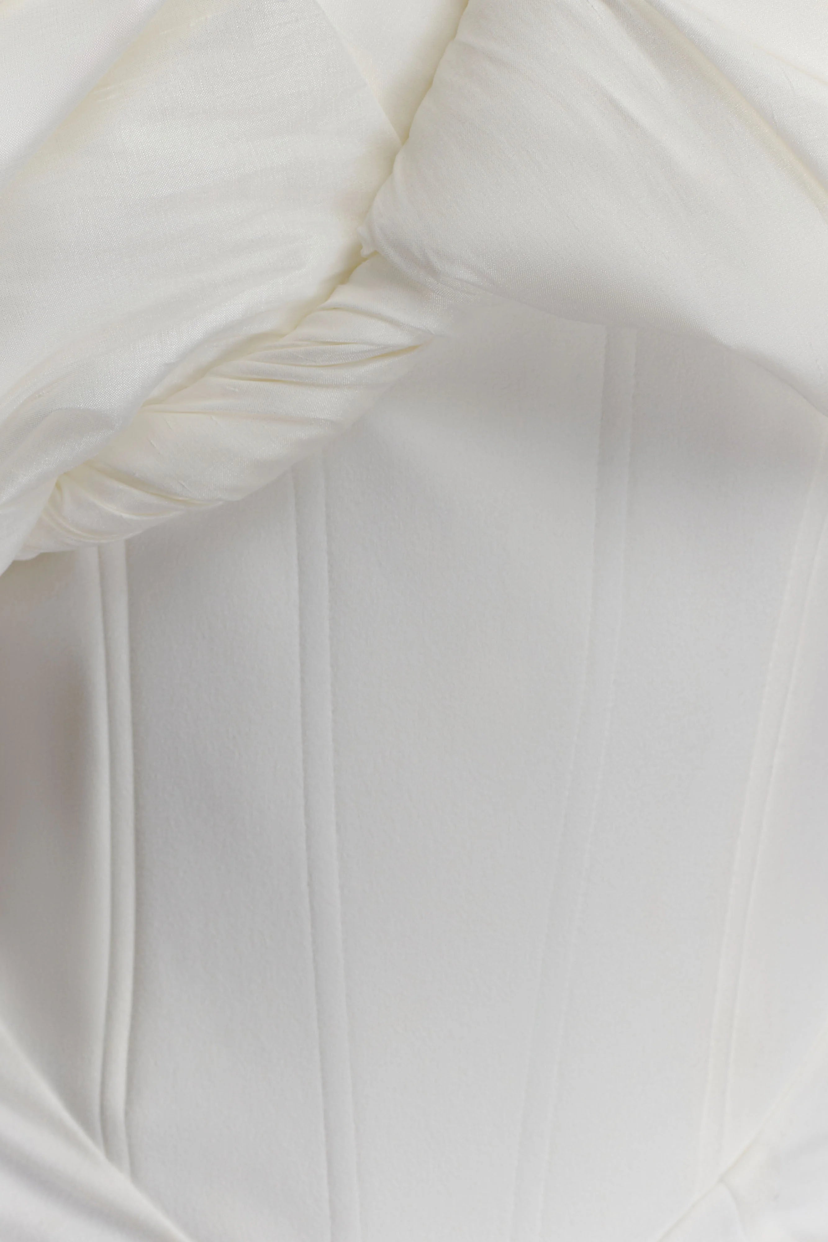 ER Aphrodite Off Shoulder Crepe Gown - Ivory