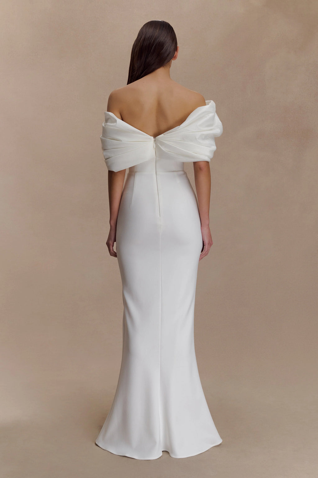 ER Aphrodite Off Shoulder Crepe Gown - Ivory