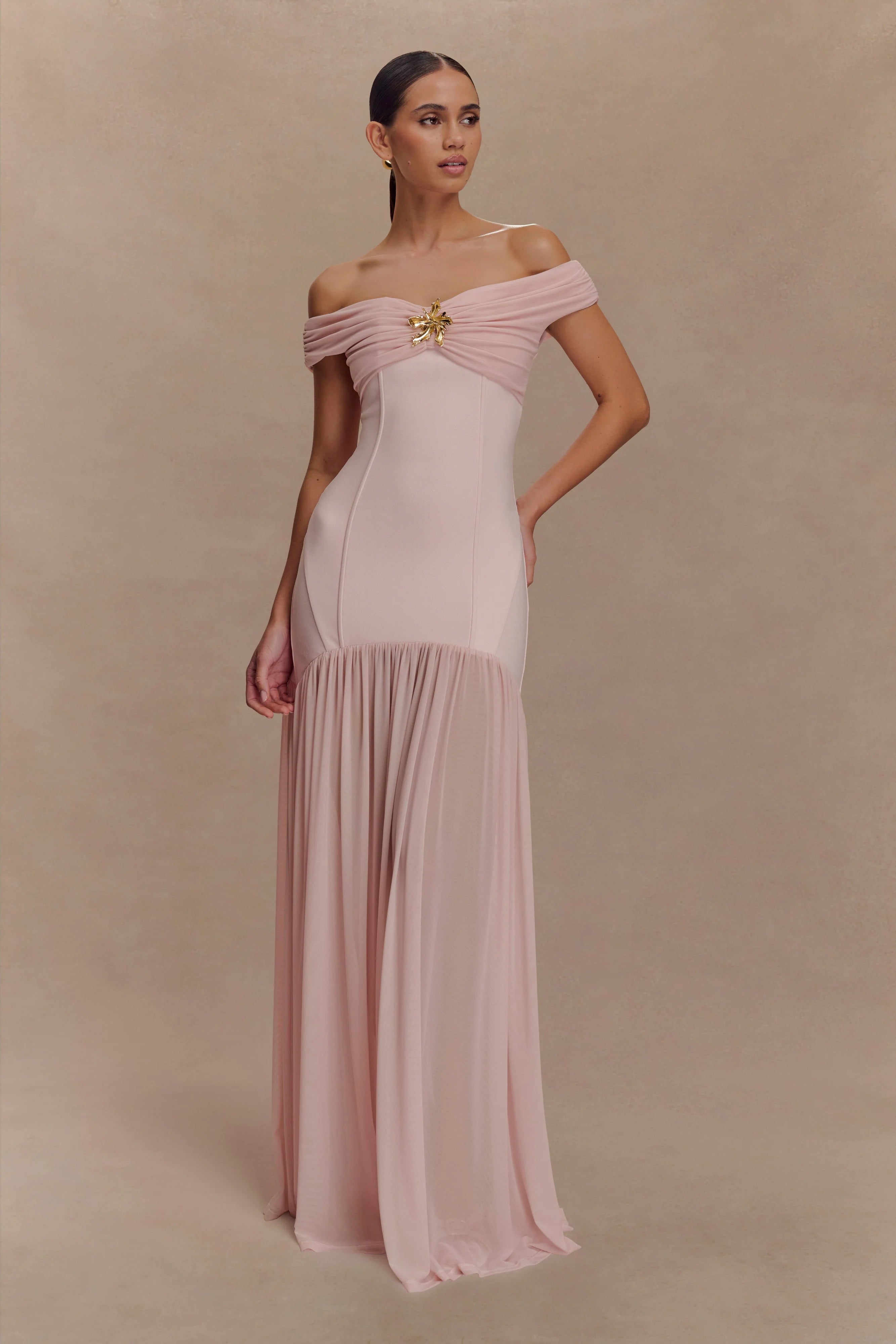 ER Kellie Off Shoulder Crepe Maxi Dress - Blush Pink